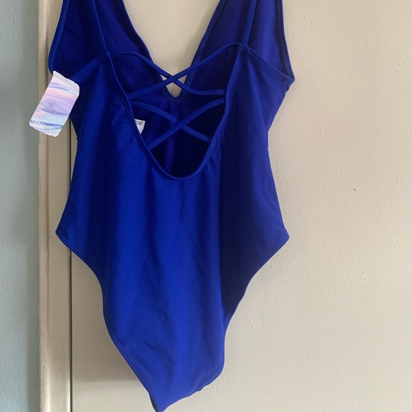 Bathsuit - Picture 4 of 5